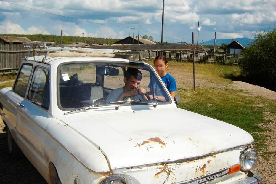 Viktor está acusado de 919 crimes sexuais contra as filhas adotadas