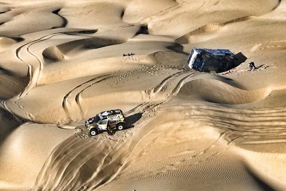 Carlos Sousa atascado nas dunas no Dakar de 2018