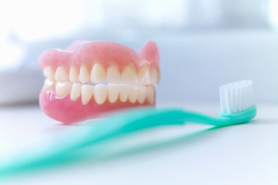 Homem ficou com prótese dentária entalada na garganta durante 40 horas