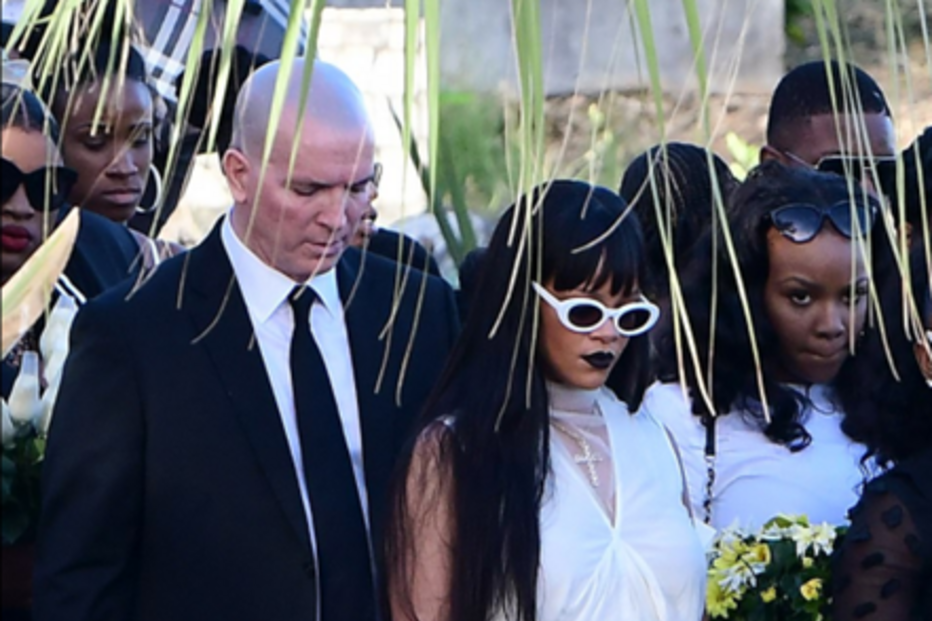 Rihanna chora morte de primo