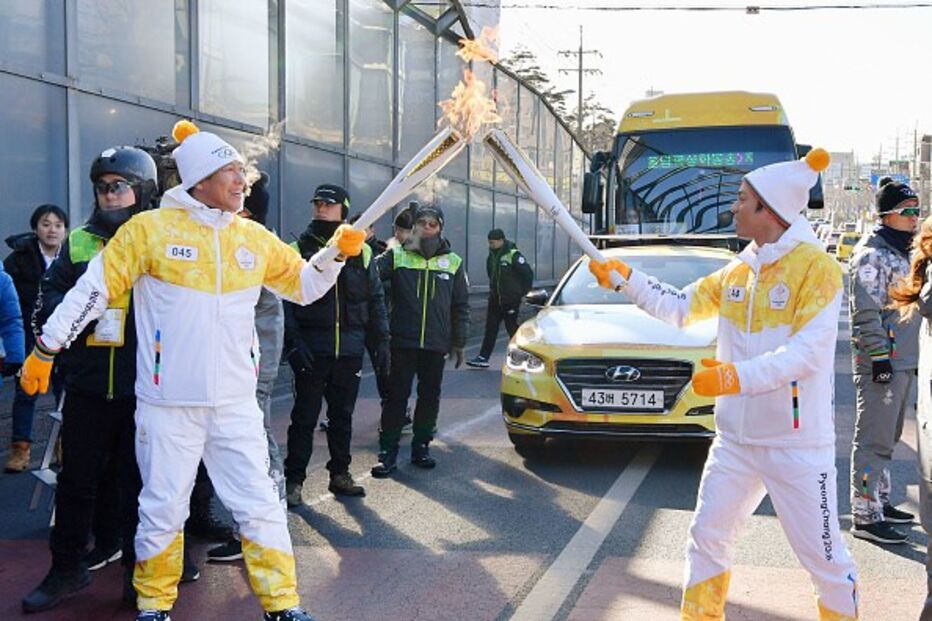A tocha olímpica chegou este sábado a Seul