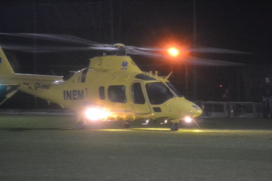 Helicóptero do INEM sai do Estadio João Cardoso, em Tondela