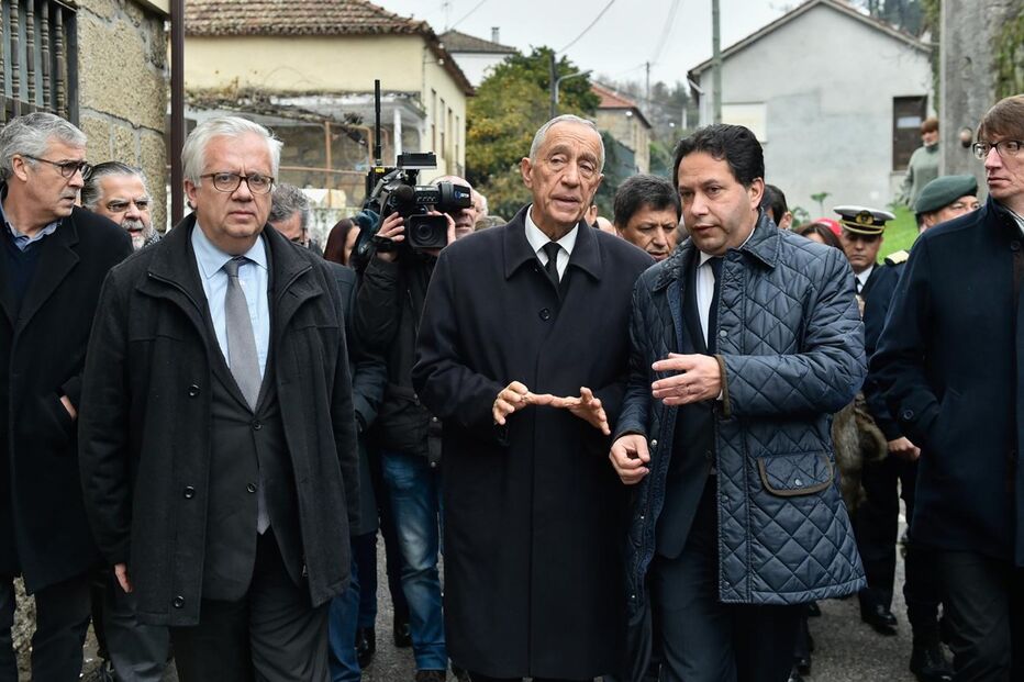 Marcelo conforta populares de Tondela