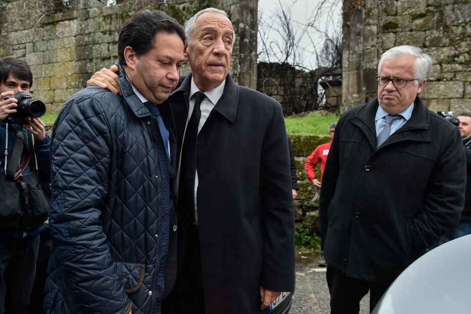 Marcelo conforta populares de Tondela