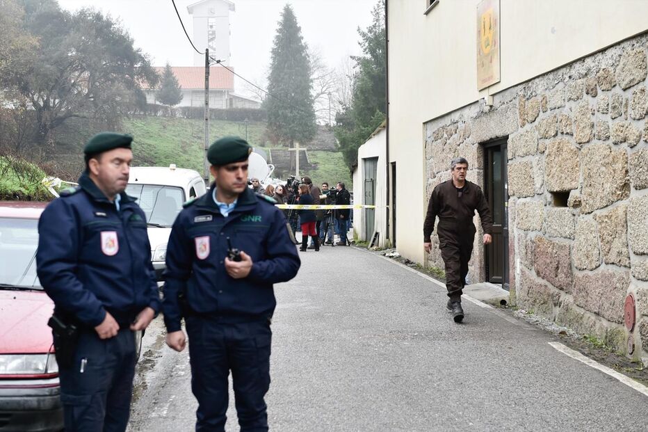 Incêndio em associação de Vila Nova da Rainha, Tondela, fez oito mortos e 38 feridos