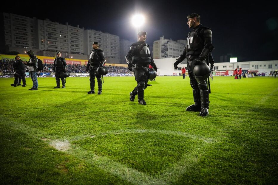 Bancada portista evacuada devido a problemas na estrutura
