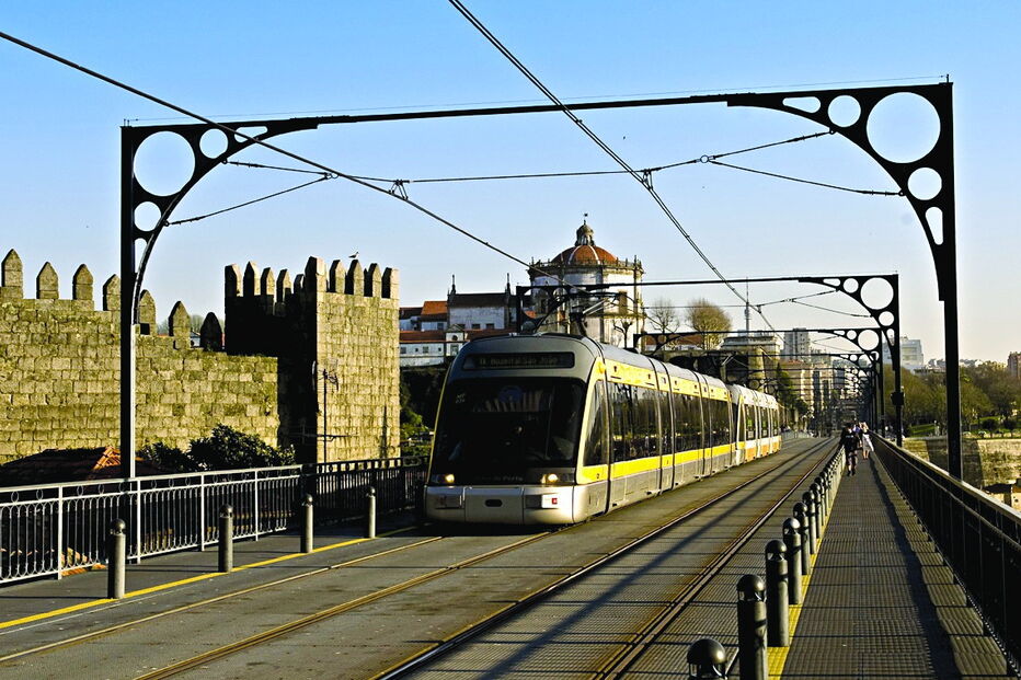  Nova aplicação irá permitir viajar no Metro do Porto, nos autocarros da STCP e ainda nos comboios da CP