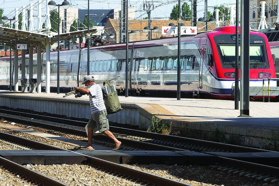Governo diz que há um grande consenso regional em torno da importância da eletrificação da Linha do Algarve