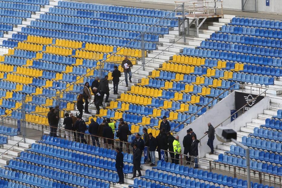 Bancada evacuada em Estoril