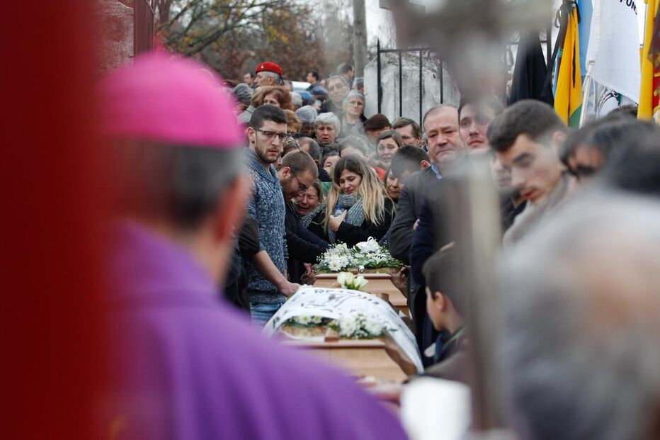 A despedida às vítimas do fogo em Tondela