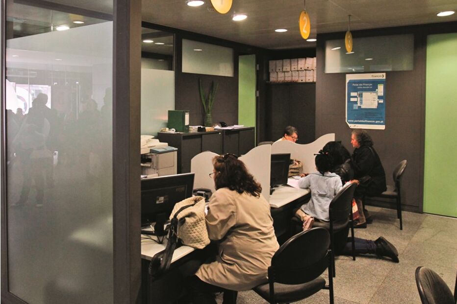 Estado da Administração Pública, José Abraão, FESAP, Ministério das Finanças, Ana Avoila, Frente Comum, Orçamento do Estado, política, economia, funcionários, progressão