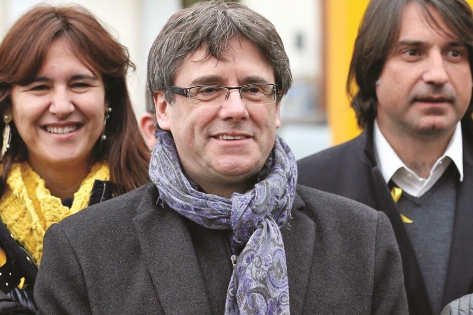 Carles Puigdemont reitera desafio à lei e à Constituição de Espanha