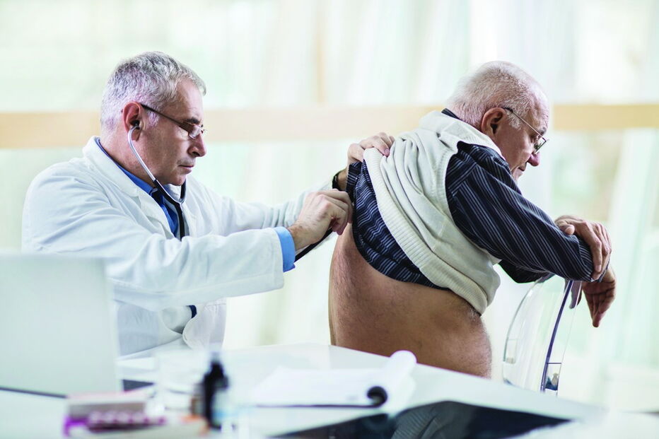 médicos, Serviço Nacional de Saúde, SNS, Ministério da Saúde, ministro da Saúde, Jorge Roque da Cunha, SIM, Governo, Adalberto Campos Fernandes, Urgências, Fórum Médico, saúde