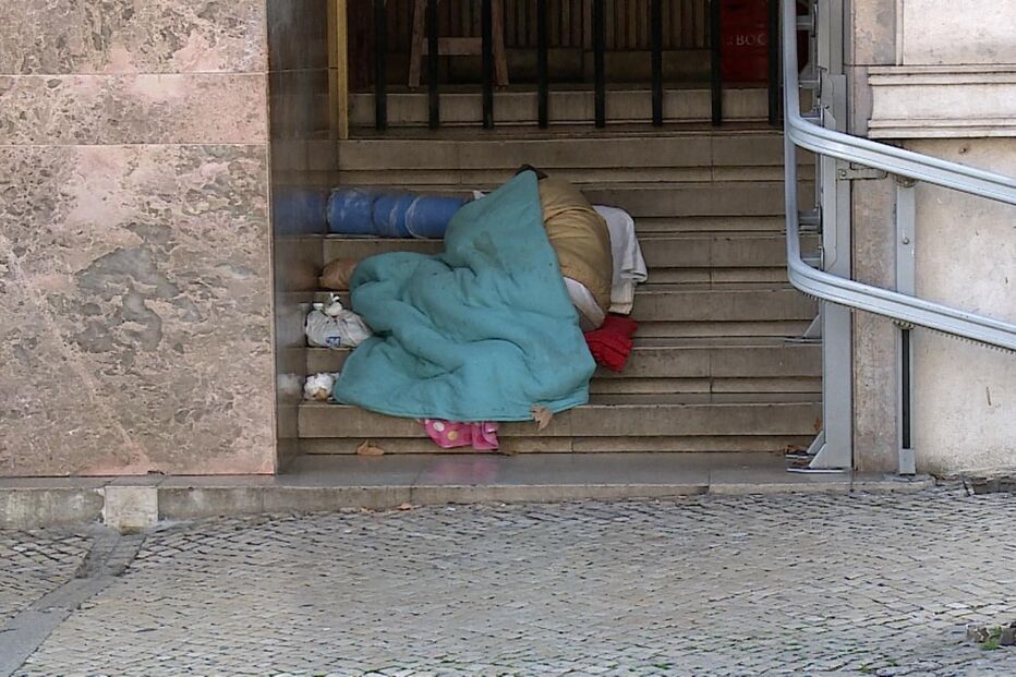idoso, sem-abrigo, lisboa, junta, santo antónio, avenida da liberdade, mendigo, pobreza