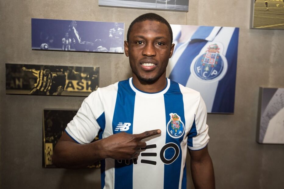 Majeed Waris chegou na manhã de sexta-feira à cidade Invicta   