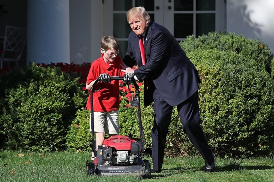 15 de setembro - Donald Trump realiza sonho de menino de 11 anos que escreveu uma carta a pedir para ser jardineiro da Casa Branca por um dia