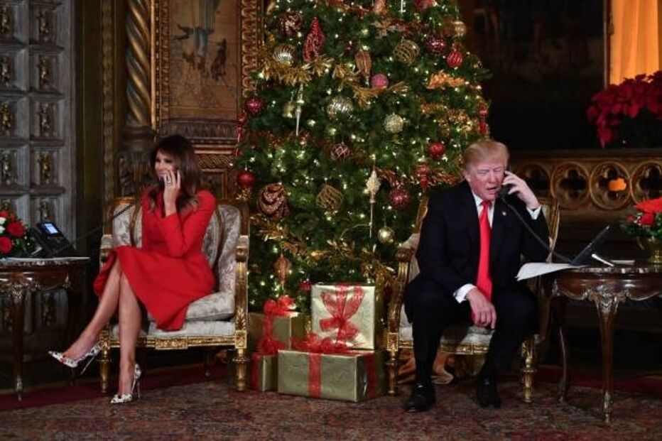 24 de dezembro - Donald e Melania Trump passam noite de Natal a receber chamadas de crianças a perguntar onde está o Pai Natal, naquele que é um programa do Comando de Defesa Aeroespacial norte-americano