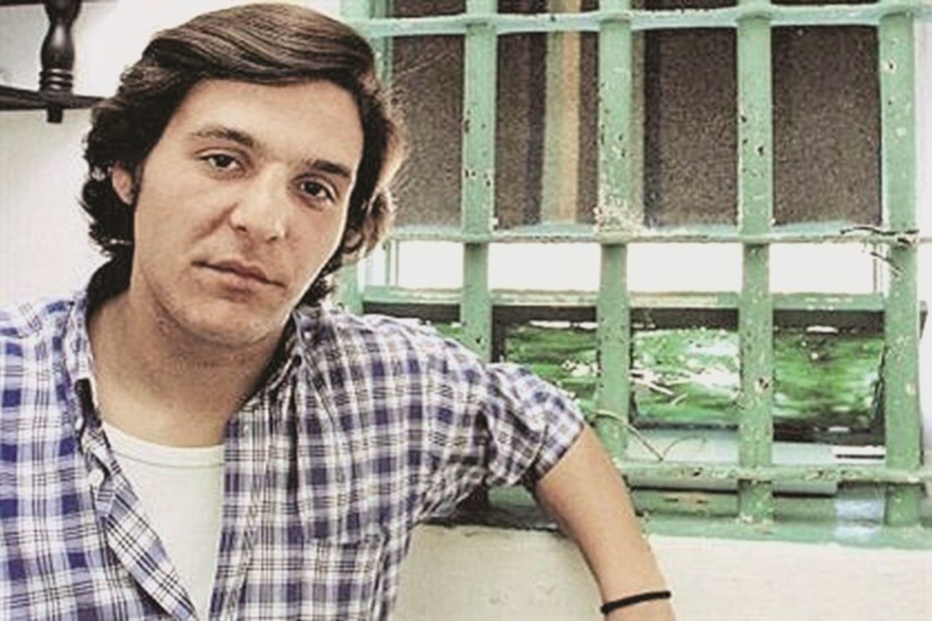 Bate 34 anos na mulher e proíbe-a de ter qualquer contacto com a família 