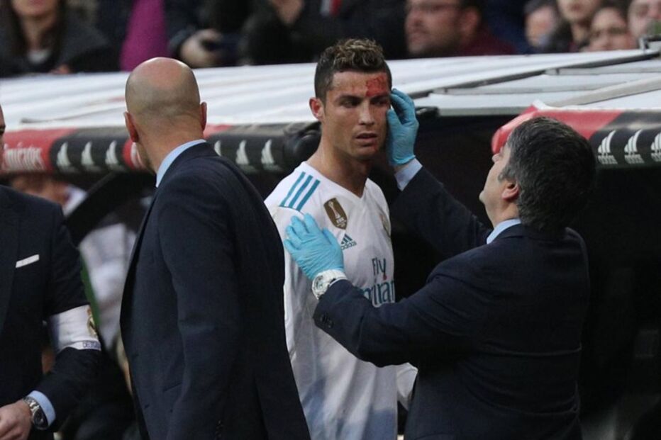 Ronaldo lesiona-se durante jogo