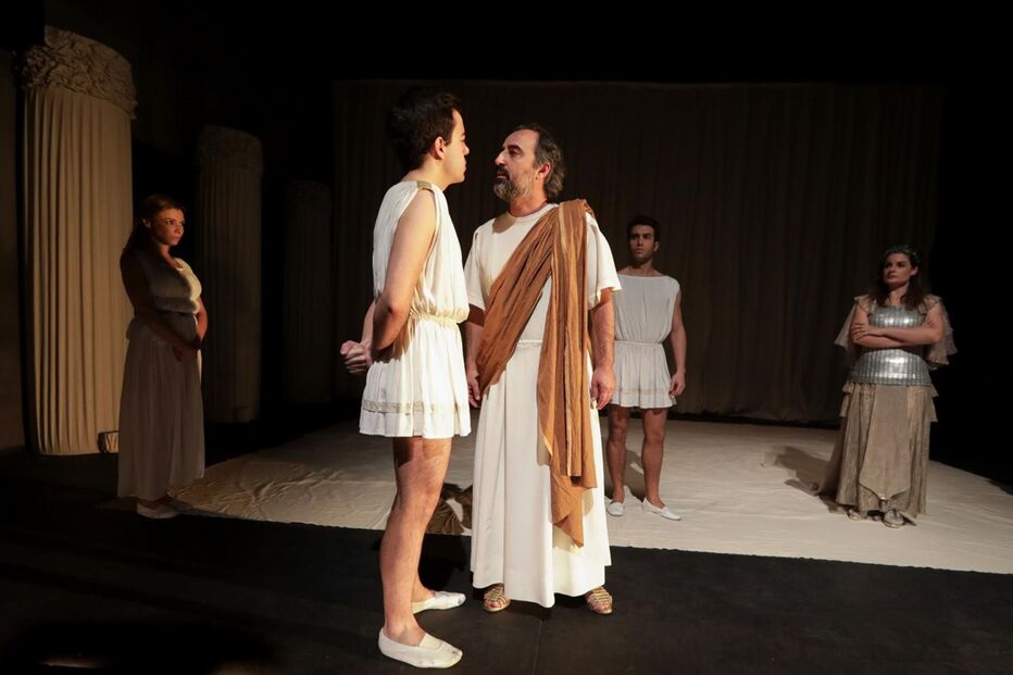 Cenicamente, este ‘Sonho de uma Noite de Verão’ prima pela simplicidade. Aqui, importam as palavras 