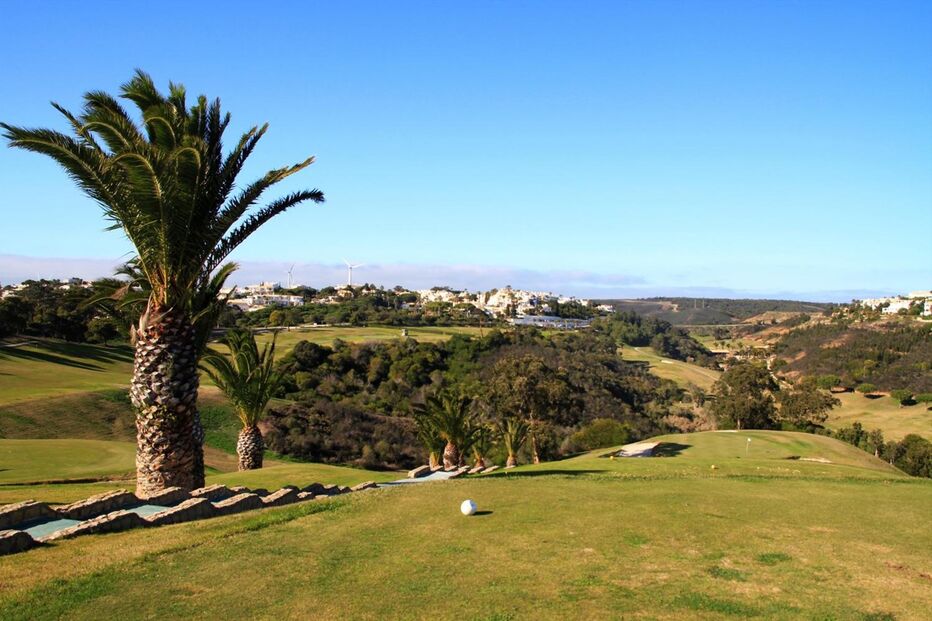 Empreendimento inclui campo de golfe e 55 unidades de alojamento  