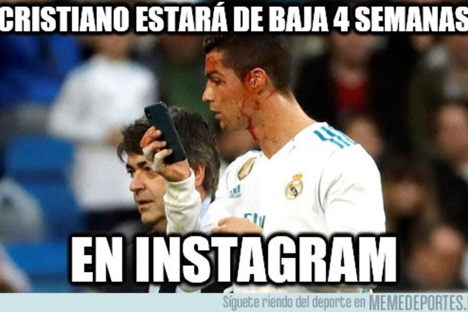 Memes gozam com Ronaldo por ser ver ao espelho com telefone