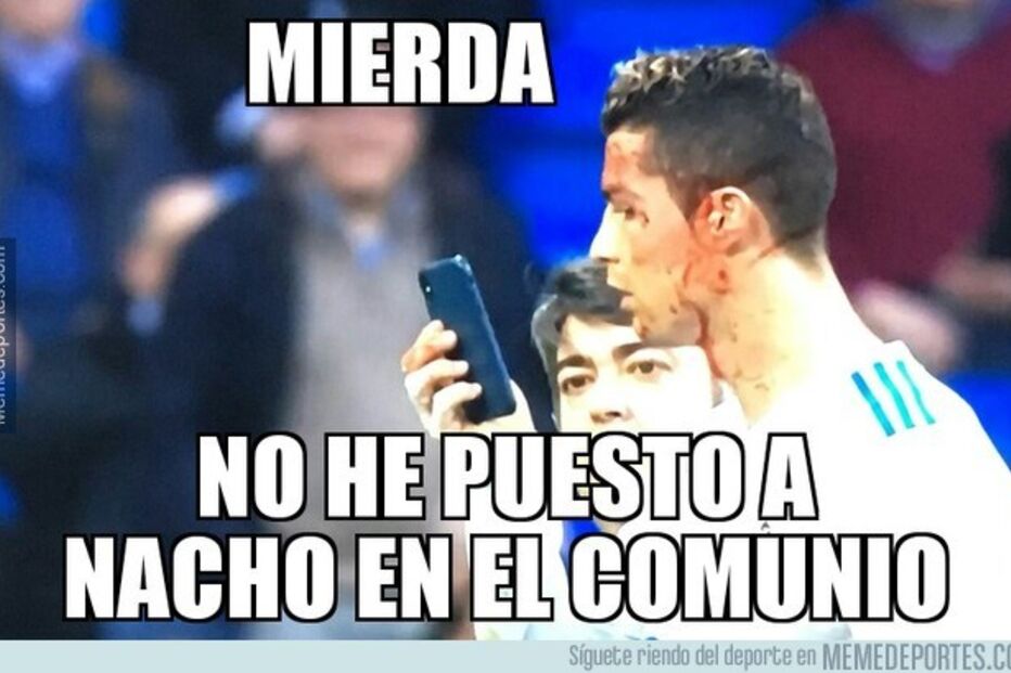Memes gozam com Ronaldo por ser ver ao espelho com telefone