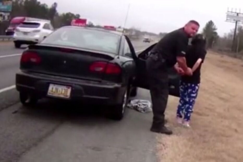 Candice Diaz, de 24 anos, e o namorado Brad Fields, de 28 anos estão detidos