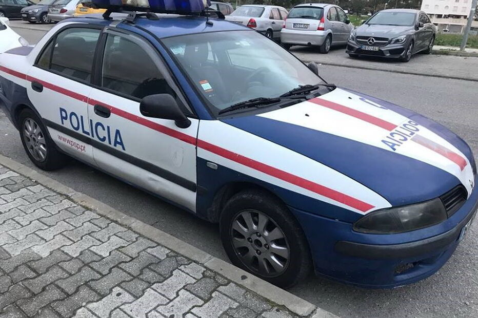 Carro da PSP de Almada sem inspeção e mais de 15 anos