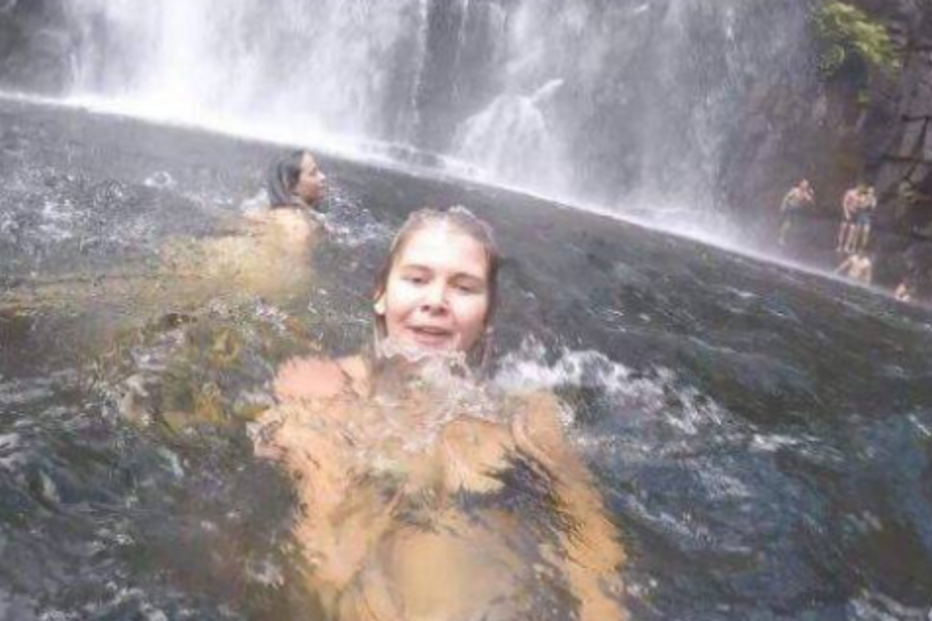 Tira selfie e capta momento em que homem morre afogado