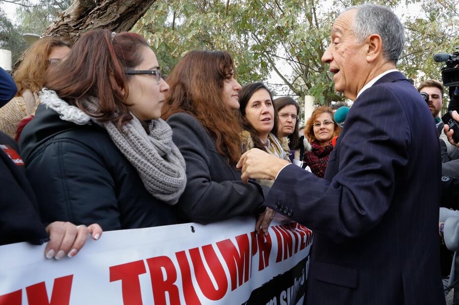 Marcelo Rebelo de Sousa fala com trabalhadoras da Triumph