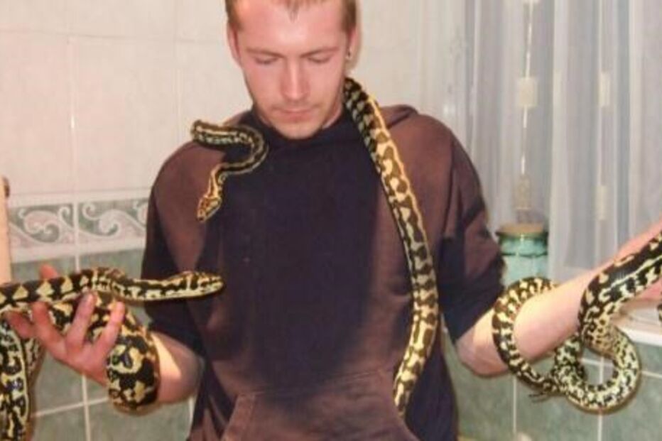 Dan tinha 10 cobras de estimação