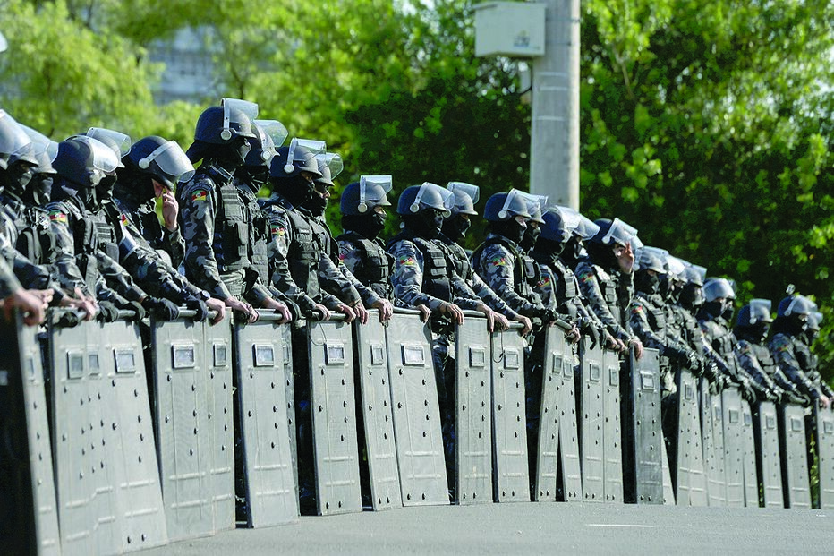 Centenas de polícias garantiram a segurança