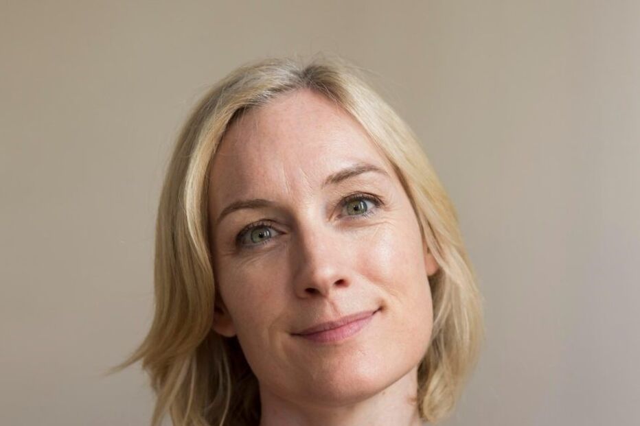 Anita mantém uma relação com Andrea, mas tem outros parceiros sexuais