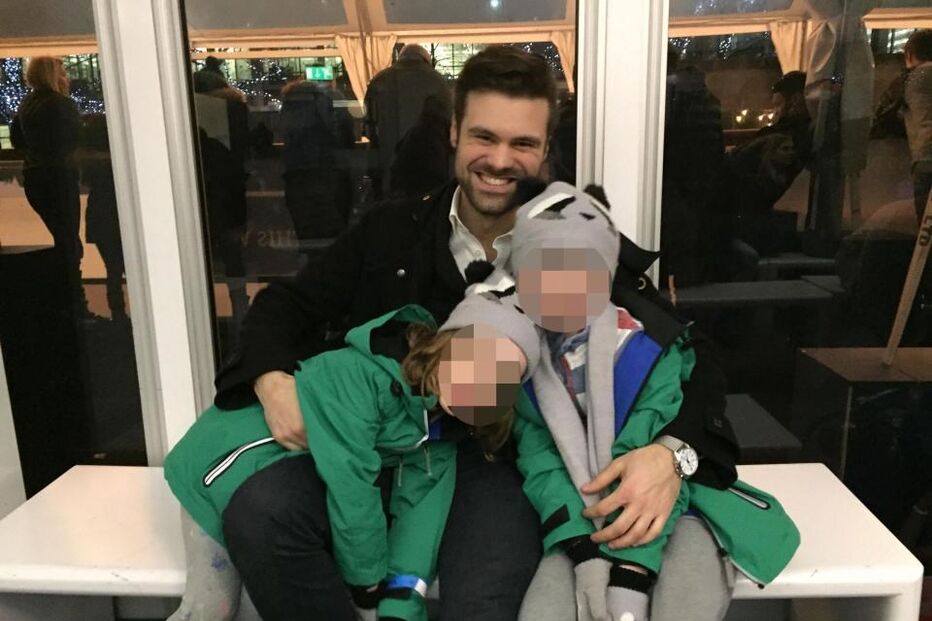 Anita mantém uma relação com Andrea, mas tem outros parceiros sexuais