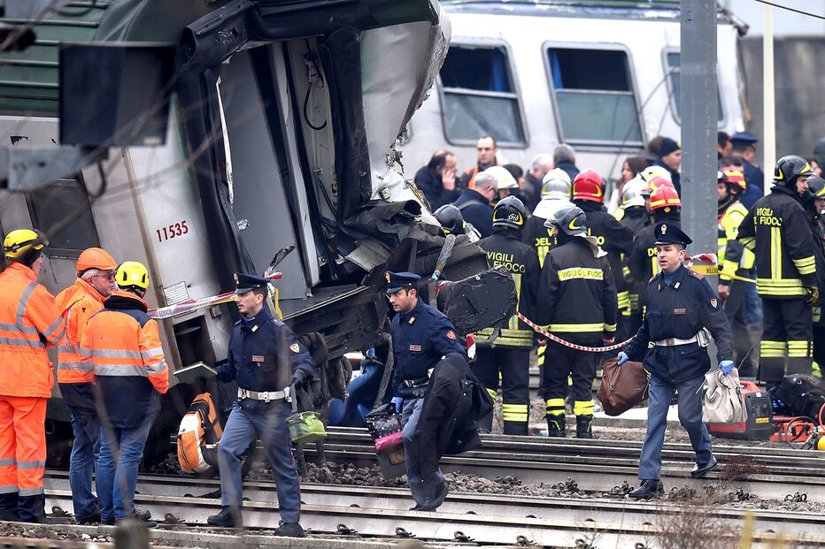 Descarrilamento de comboio faz três mortos em Milão