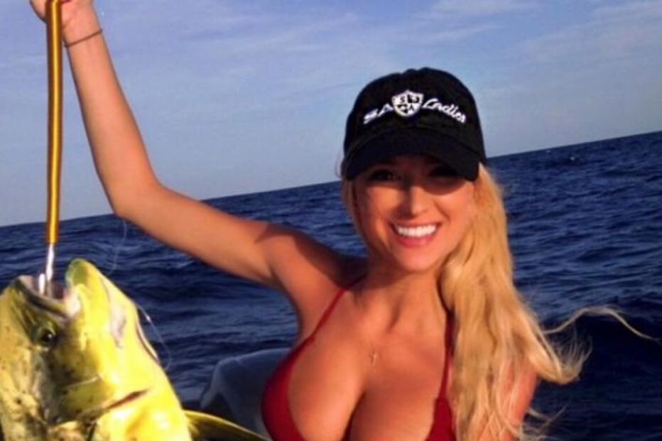 Emily Riemer tem 23 anos e é modelo e pescadora de alta competição