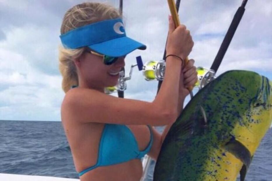 Emily Riemer tem 23 anos e é modelo e pescadora de alta competição