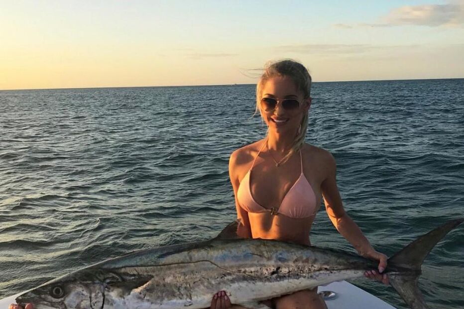 Emily Riemer tem 23 anos e é modelo e pescadora de alta competição