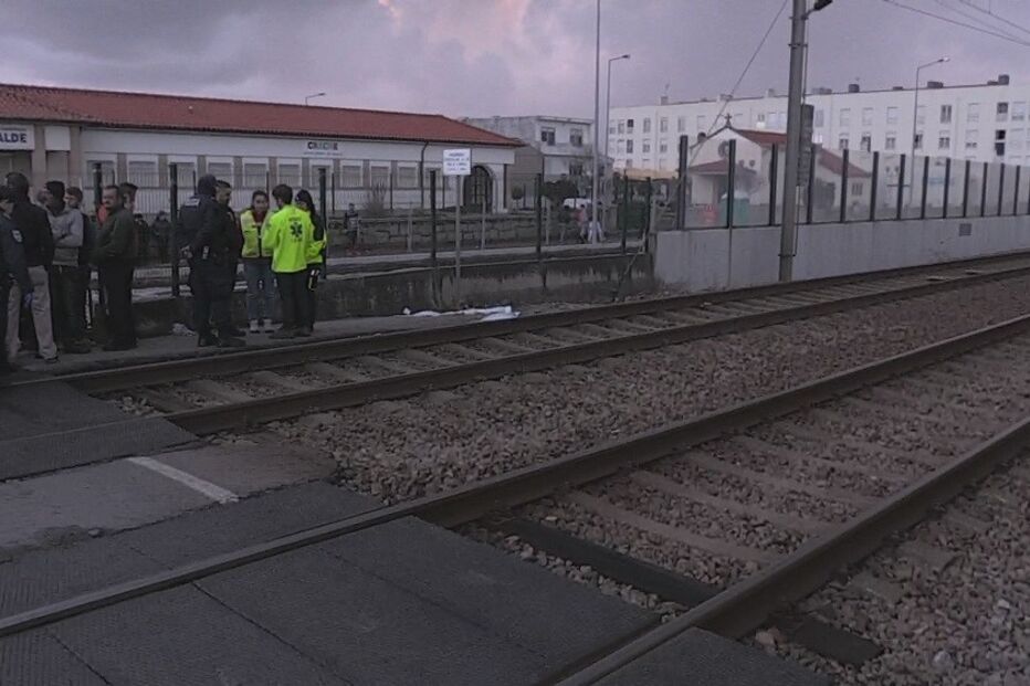 Mulher morre colhida por comboio em Espinho