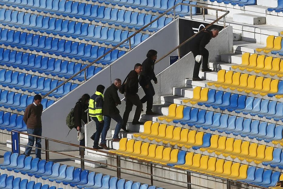 Bancada do estádio do Estoril Praia está a ser sujeita a obras