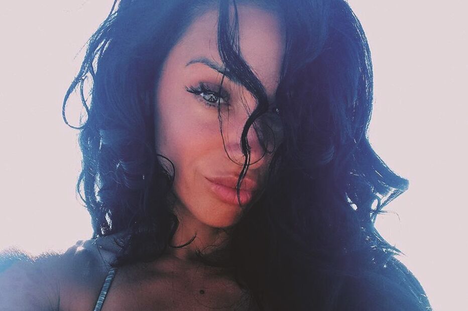 Cantora de 38 anos brindava os seguidores com looks sensuais