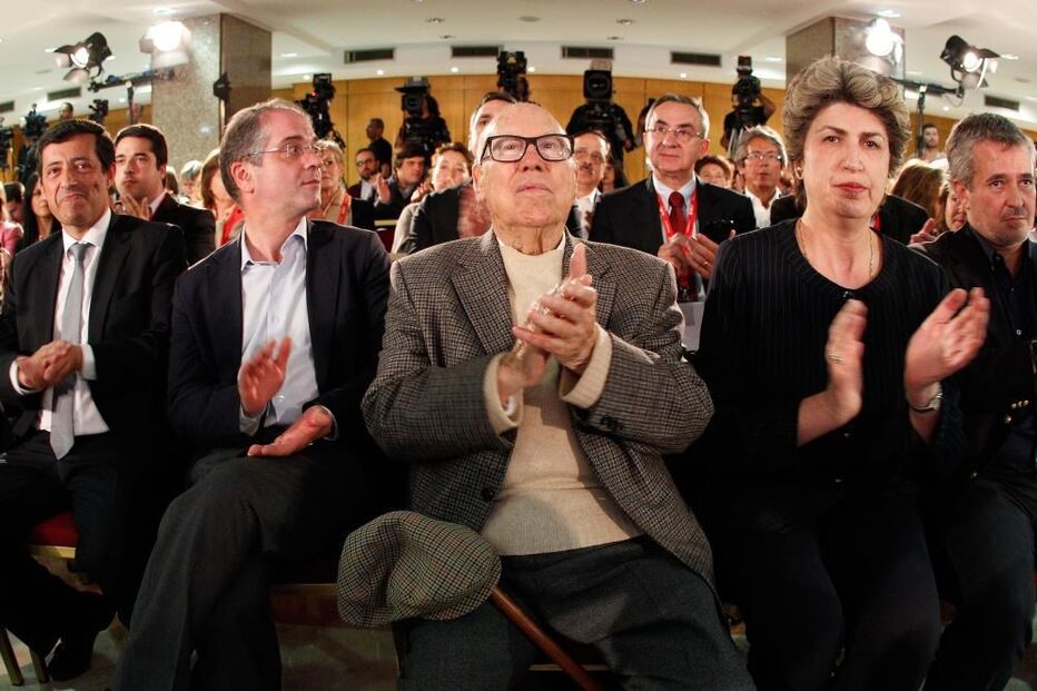 Edmundo Pedro (ao centro)