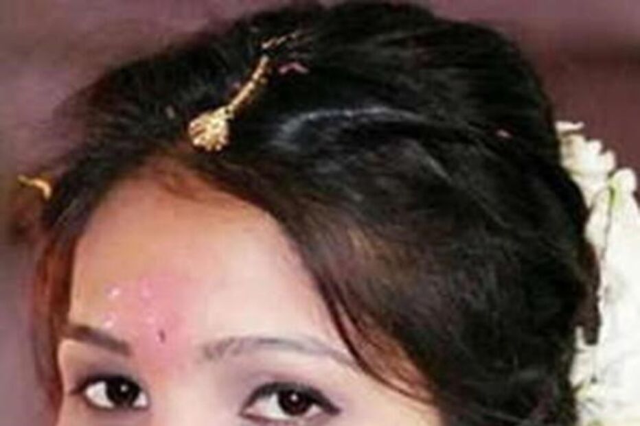 Nisha Devidas, veneno, Índia, chantagem, ex-namorado, casamento, noivo, sexo