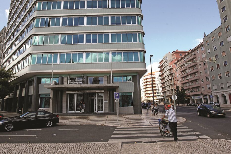 Segurança Social. cheques, burla, pj, polícia judiciária, criminoso, megaoperação, detenção