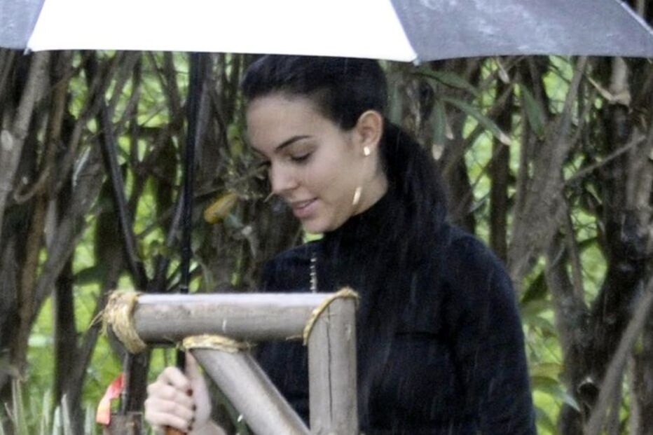 Georgina criticada por usar 'looks' sempre muito parecidos