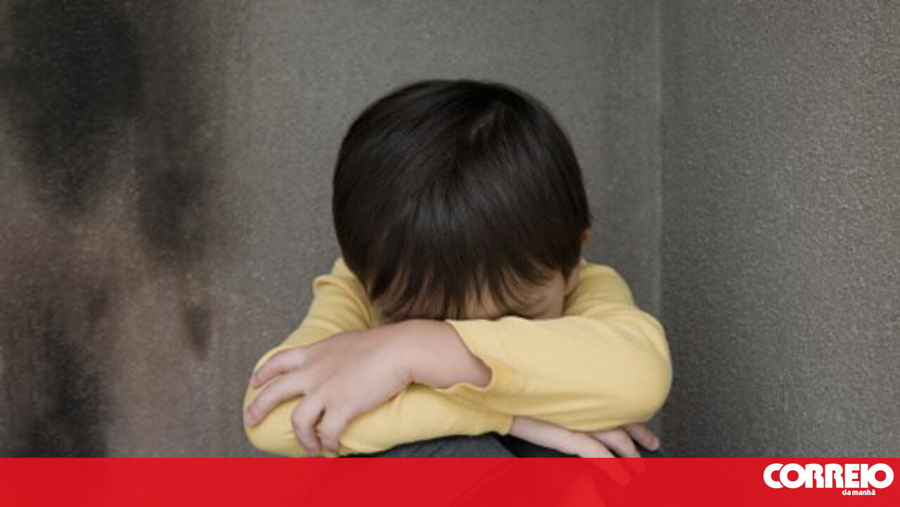 39-Year-Old Woman Arrested for Alleged Sexual Abuse of Her Five-Year-Old Son in Lousada