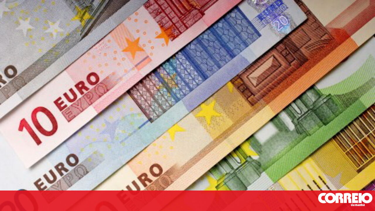 Casal com 2 filhos e 3 mil euros de rendimento poupa 165 euros/ano de IRS