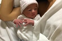 Alana Martina ainda na maternidade