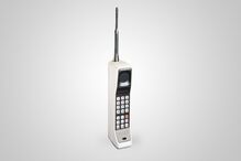 Telemóvel (Motorola DynaTAC 8000x, 1984) - 7.778€